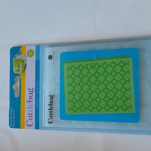 Cuttlebug 1 Embossing Folder 4 x 5.25 Brand New - Picture 1 of 2
